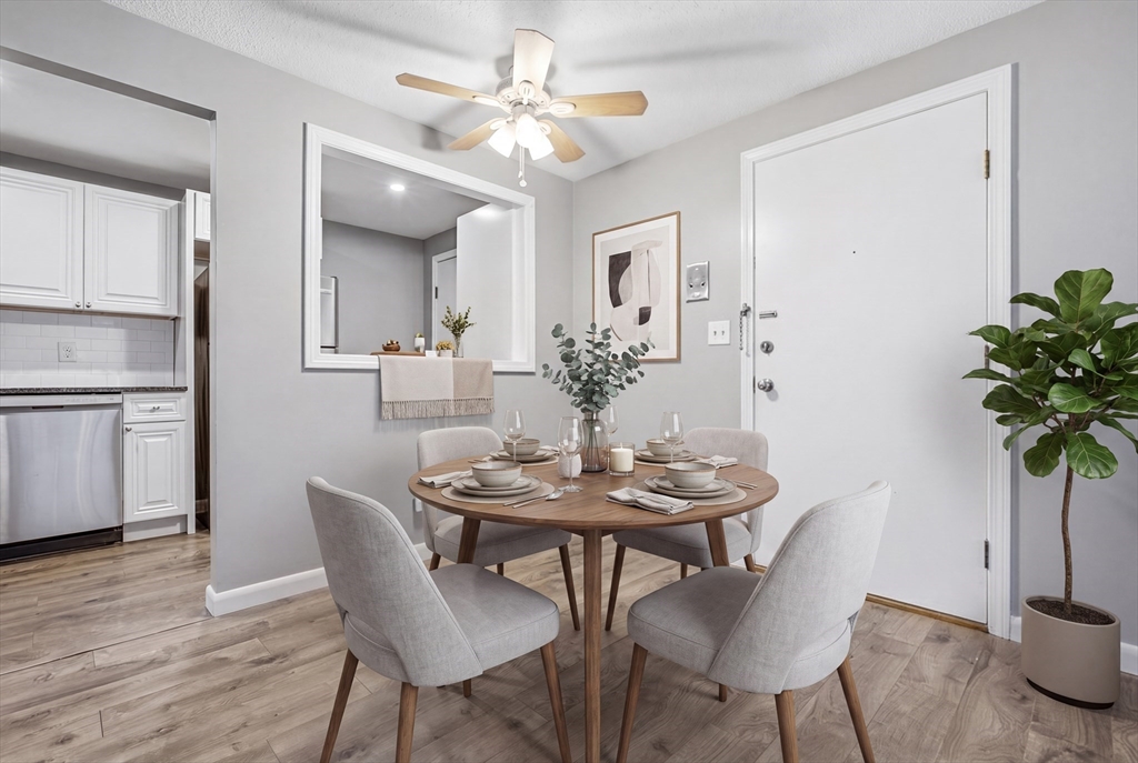 13 Hallmark Gardens, Unit 1 Burlington, MA 01803 - Photo 5 of 21