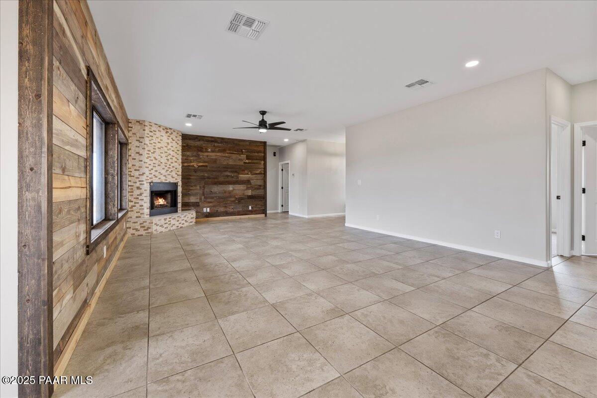 320 South Hoss Road Dewey, AZ 86327 - Photo 9 of 42 a view of a livingroom with a furniture
