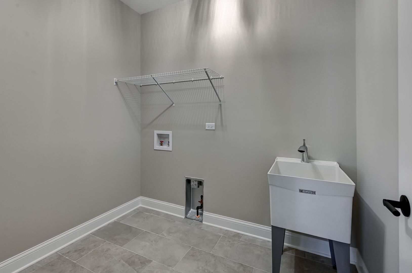 12215 Copper Ridge Drive, Unit 13 Lemont, IL 60439 - Photo 19 of 21 a bathroom with a sink and a mirror