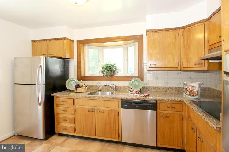 10029 Renfrew Road Silver Spring, MD 20901 - Photo 12 of 25 Interior (General)