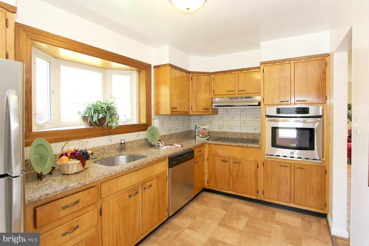 10029 Renfrew Road Silver Spring, MD 20901 - Photo 13 of 25 Interior (General)
