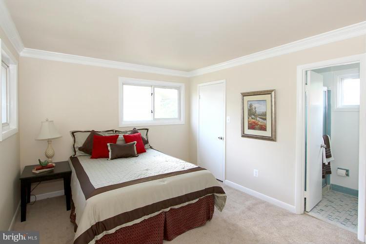 10029 Renfrew Road Silver Spring, MD 20901 - Photo 16 of 25 Interior (General)