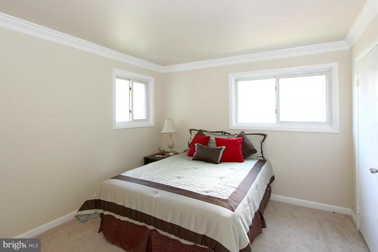 10029 Renfrew Road Silver Spring, MD 20901 - Photo 17 of 25 Interior (General)