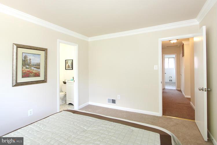 10029 Renfrew Road Silver Spring, MD 20901 - Photo 18 of 25 Interior (General)