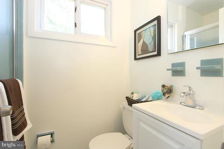 10029 Renfrew Road Silver Spring, MD 20901 - Photo 19 of 25 Interior (General)