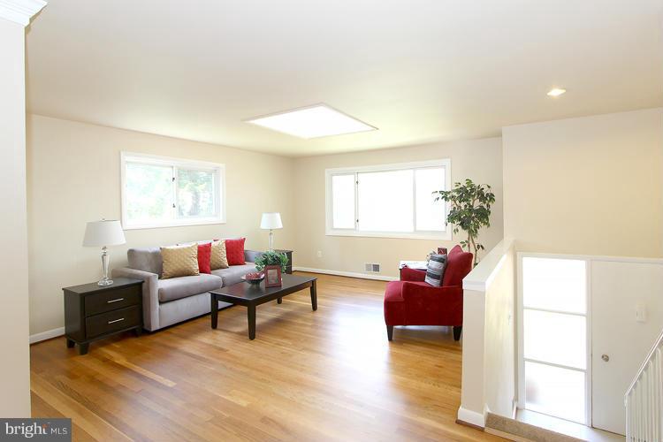 10029 Renfrew Road Silver Spring, MD 20901 - Photo 5 of 25 Interior (General)