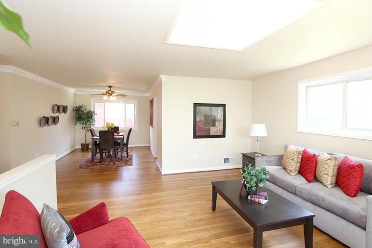 10029 Renfrew Road Silver Spring, MD 20901 - Photo 6 of 25 Interior (General)