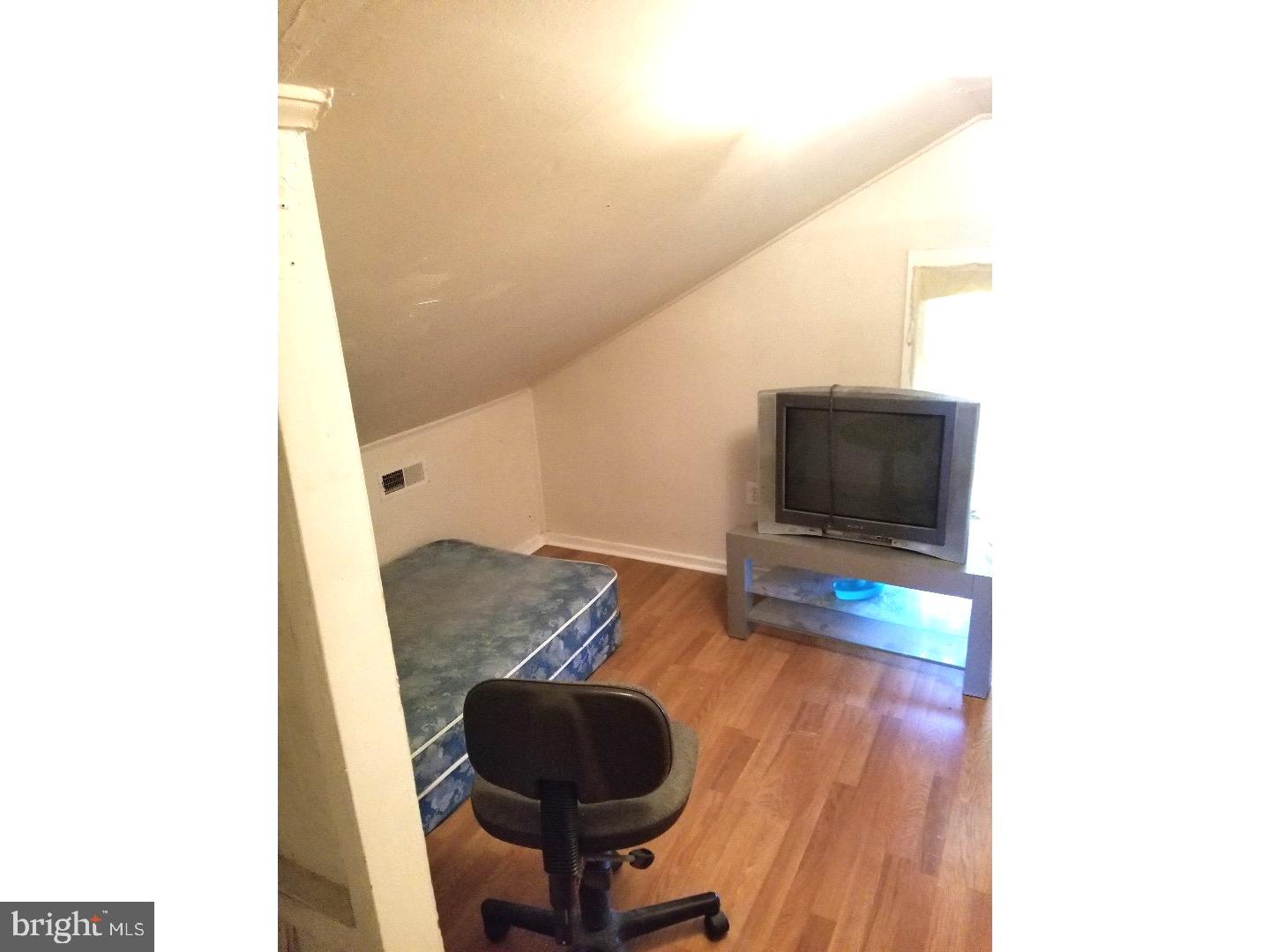 40 Hampden Road Upper Darby, PA 19082 - Photo 22 of 24 Bedroom 4