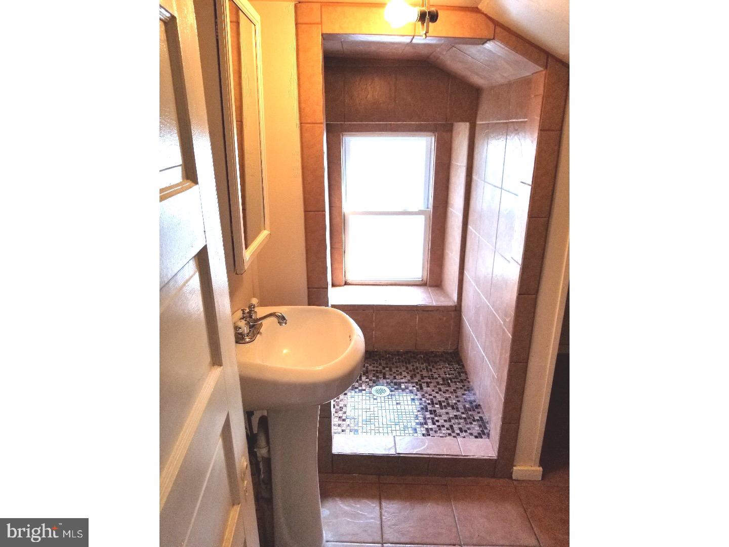 40 Hampden Road Upper Darby, PA 19082 - Photo 23 of 24 Bathroom
