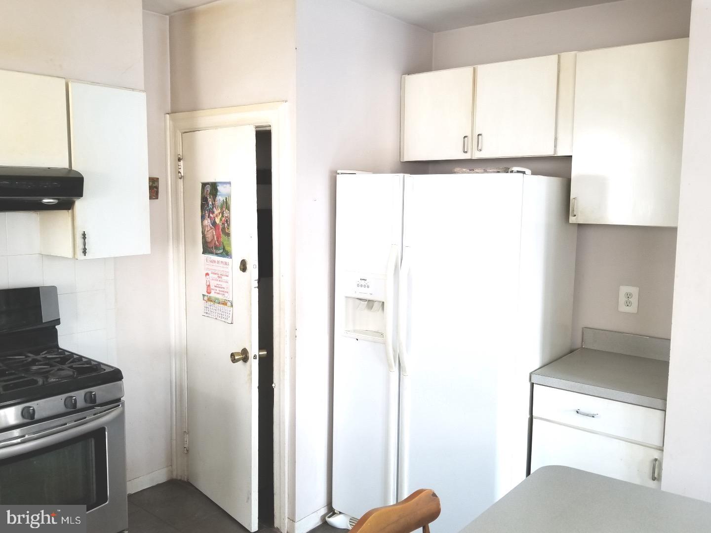 40 Hampden Road Upper Darby, PA 19082 - Photo 10 of 24 Kitchen