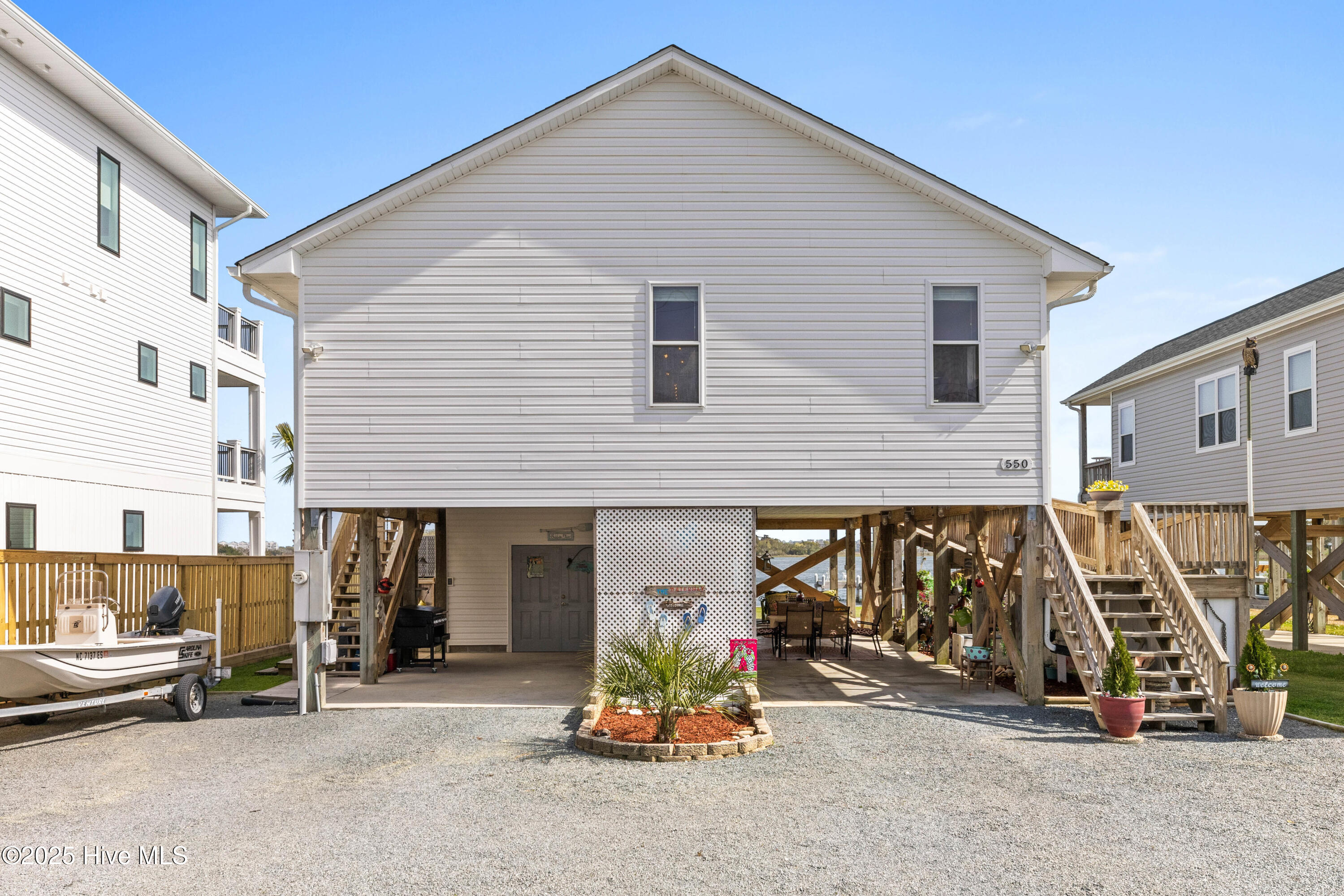 550 Atkinson Point Road Surf City, NC 28445 - Photo 23 of 32 018_550_atkinson_point_road_final-18_255