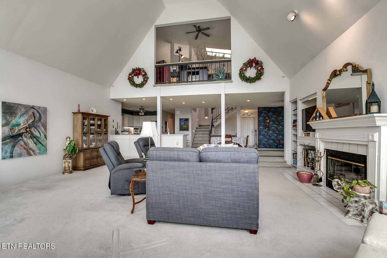 242 Chatuga Way Loudon, TN 37774 - Photo 12 of 60 12_242 Chatuga Way_Living04