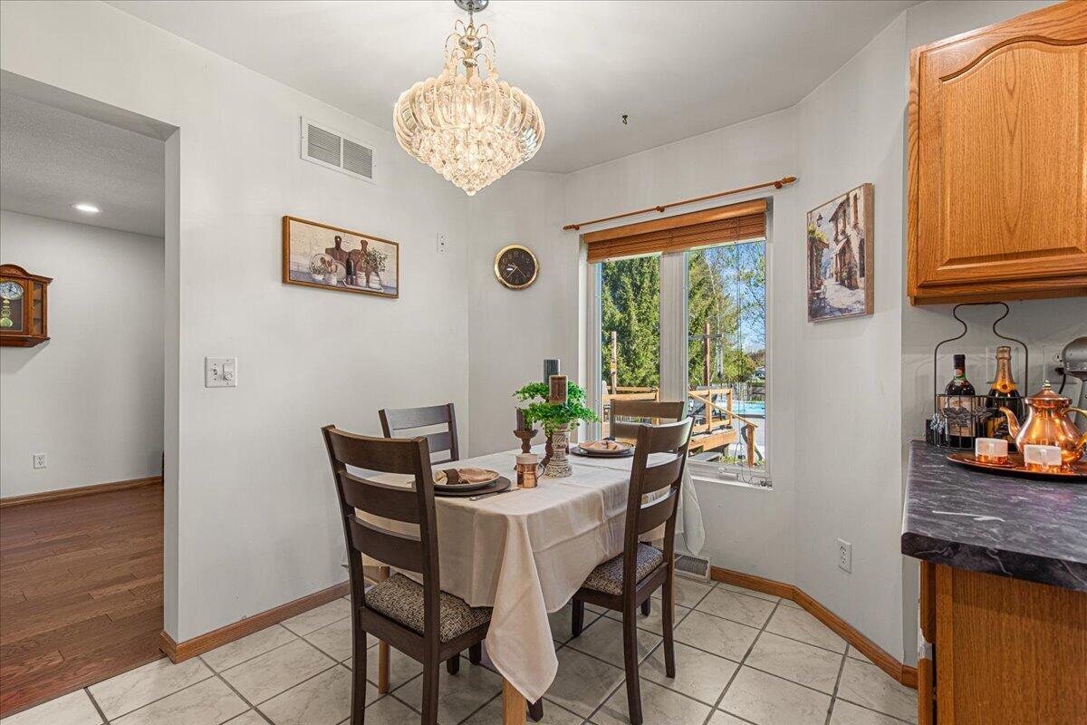 2350 East Sandy Acre Road West Bend, WI 53090 - Photo 10 of 42 Dining Area