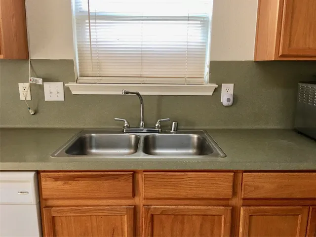 $1,750 | 5707 Highbury Court, Houston, TX 77084