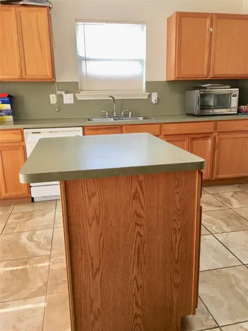 $1,750 | 5707 Highbury Court, Houston, TX 77084