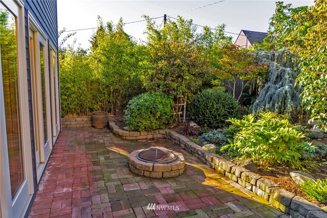852 Northeast 80th Street Seattle, WA 98115 - Photo 12 of 14