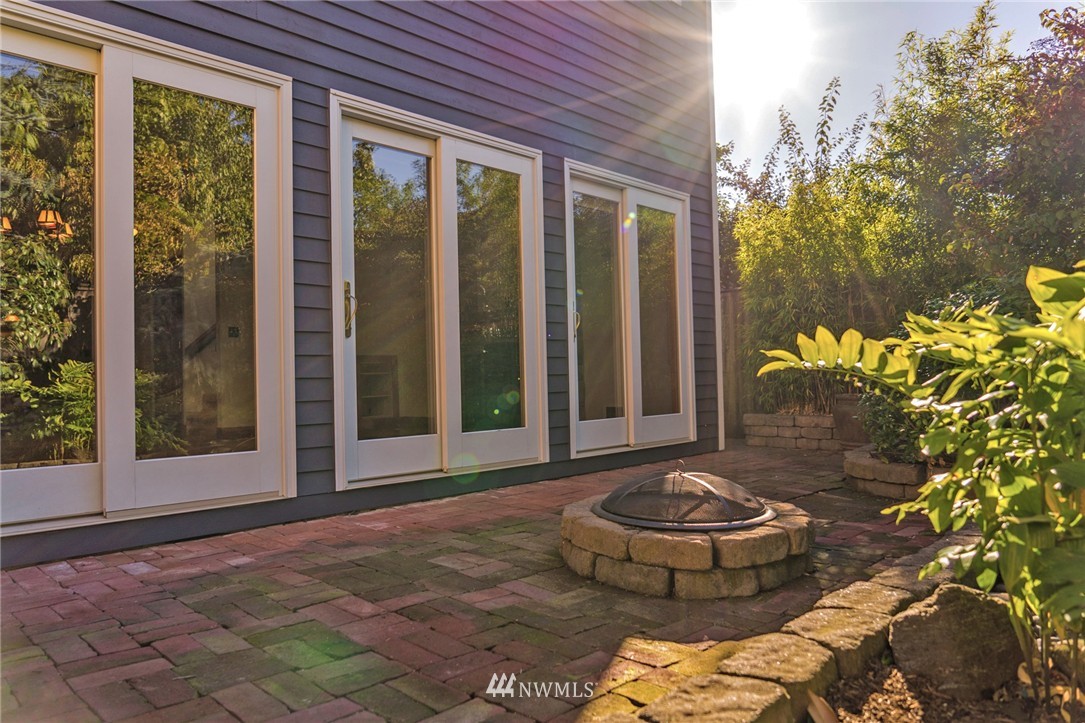 852 Northeast 80th Street Seattle, WA 98115 - Photo 13 of 14