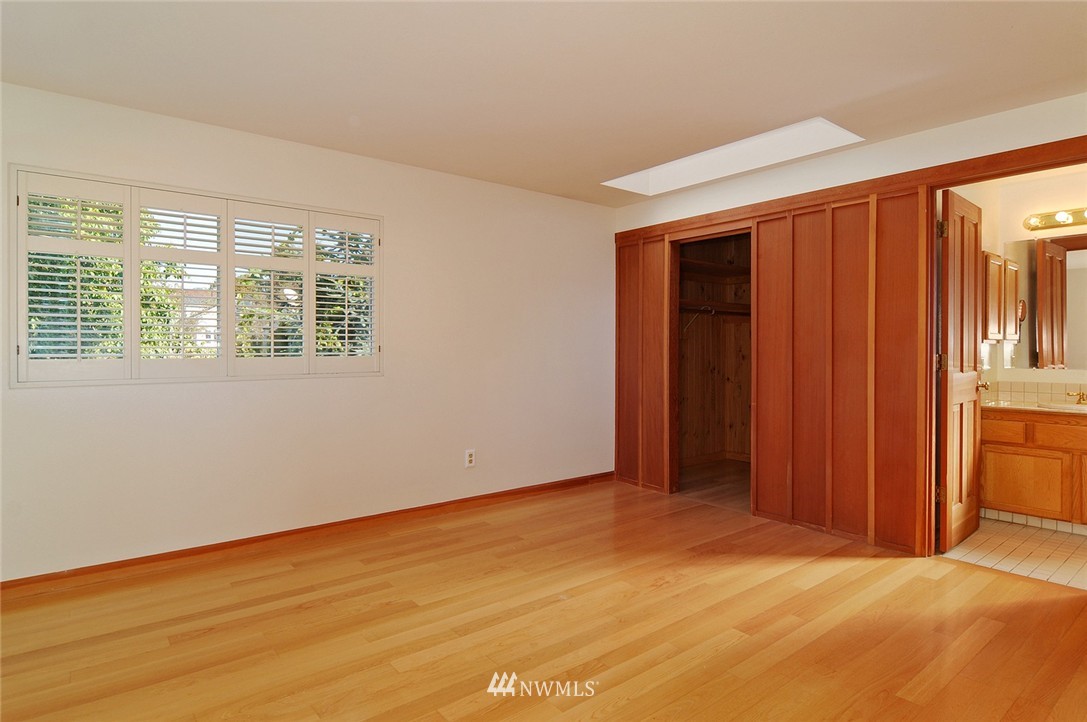 852 Northeast 80th Street Seattle, WA 98115 - Photo 8 of 14