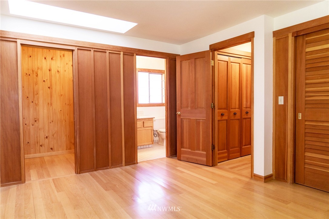 852 Northeast 80th Street Seattle, WA 98115 - Photo 9 of 14