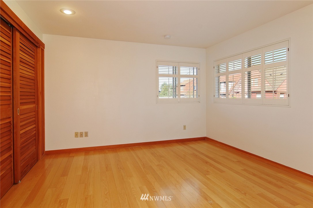 852 Northeast 80th Street Seattle, WA 98115 - Photo 10 of 14