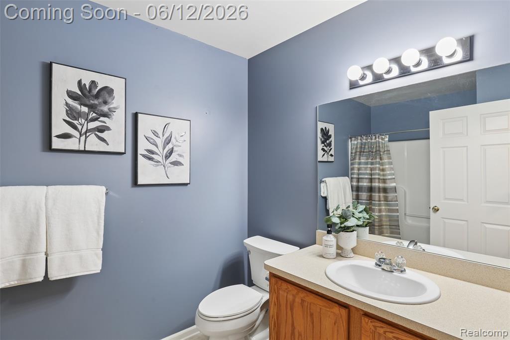 11862 Farmington Road Livonia, MI 48150 - Photo 3 of 29