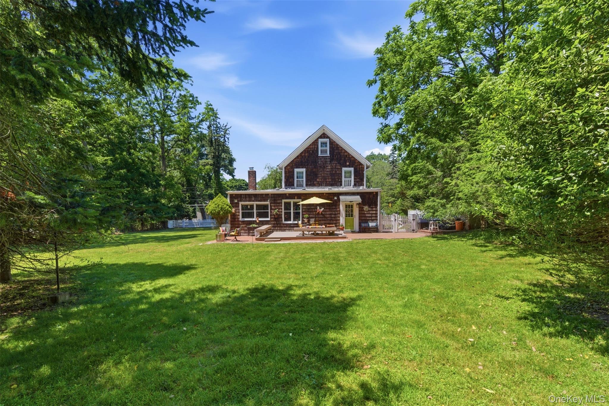 4 Landing Meadow Road Smithtown, NY 11787 - Photo 12 of 19