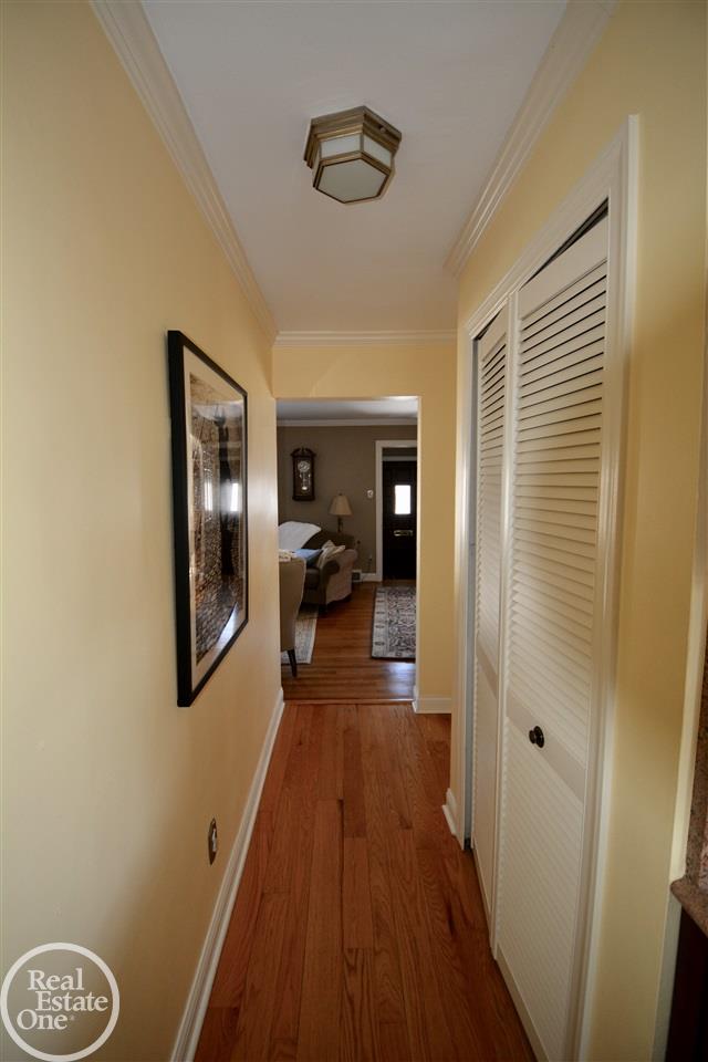 385 Moran Road Grosse Pointe, MI 48236 - Photo 15 of 33 31316318-14.JPG