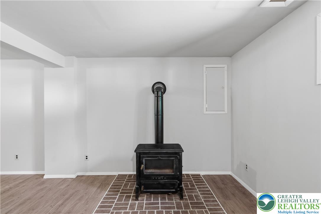 505 Chipmunk Road Bushkill, PA 18324 - Photo 21 of 46 a view of a livingroom with a sink