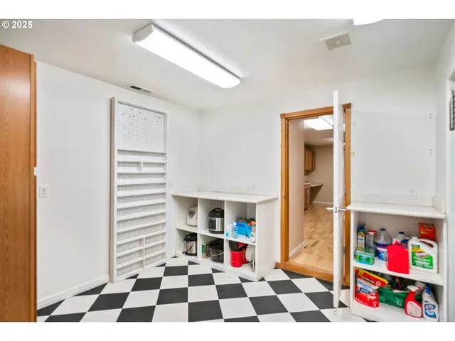 $699,500 | 1399 Twin Hills Road Southeast, Jefferson, OR 97352