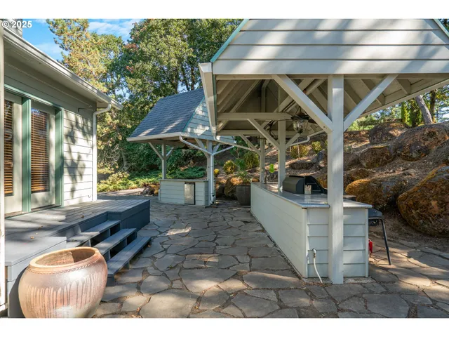 $699,500 | 1399 Twin Hills Road Southeast, Jefferson, OR 97352