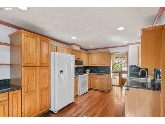 $699,500 | 1399 Twin Hills Road Southeast, Jefferson, OR 97352