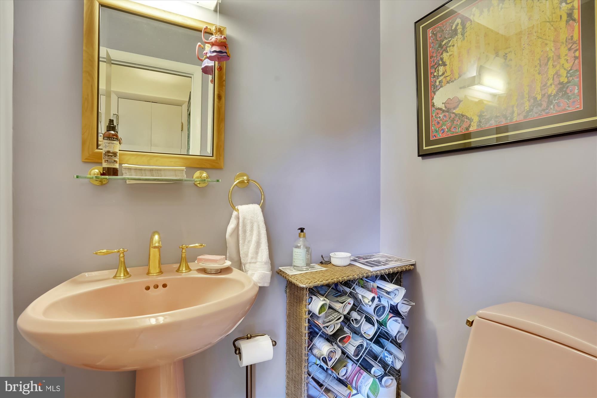 1703 Red Oak Circle Reston, VA 20190 - Photo 14 of 43 Main level half bath