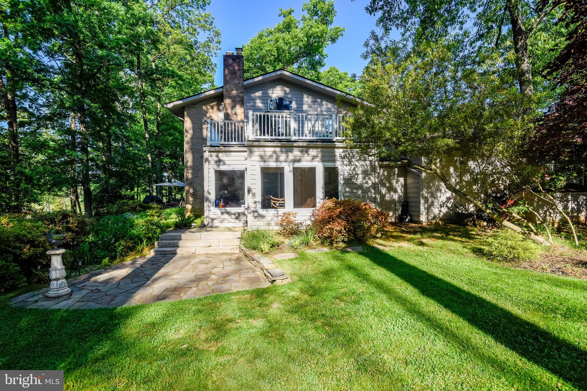1703 Red Oak Circle Reston, VA 20190 - Photo 31 of 43 Side view of property