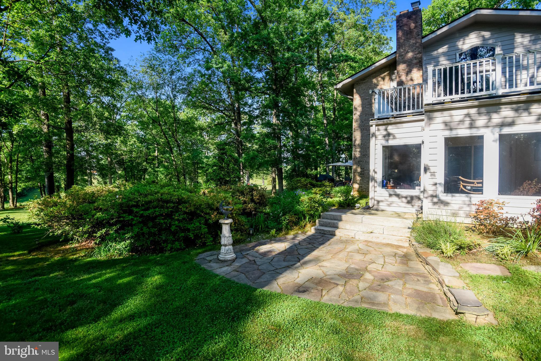 1703 Red Oak Circle Reston, VA 20190 - Photo 32 of 43 Side view of property