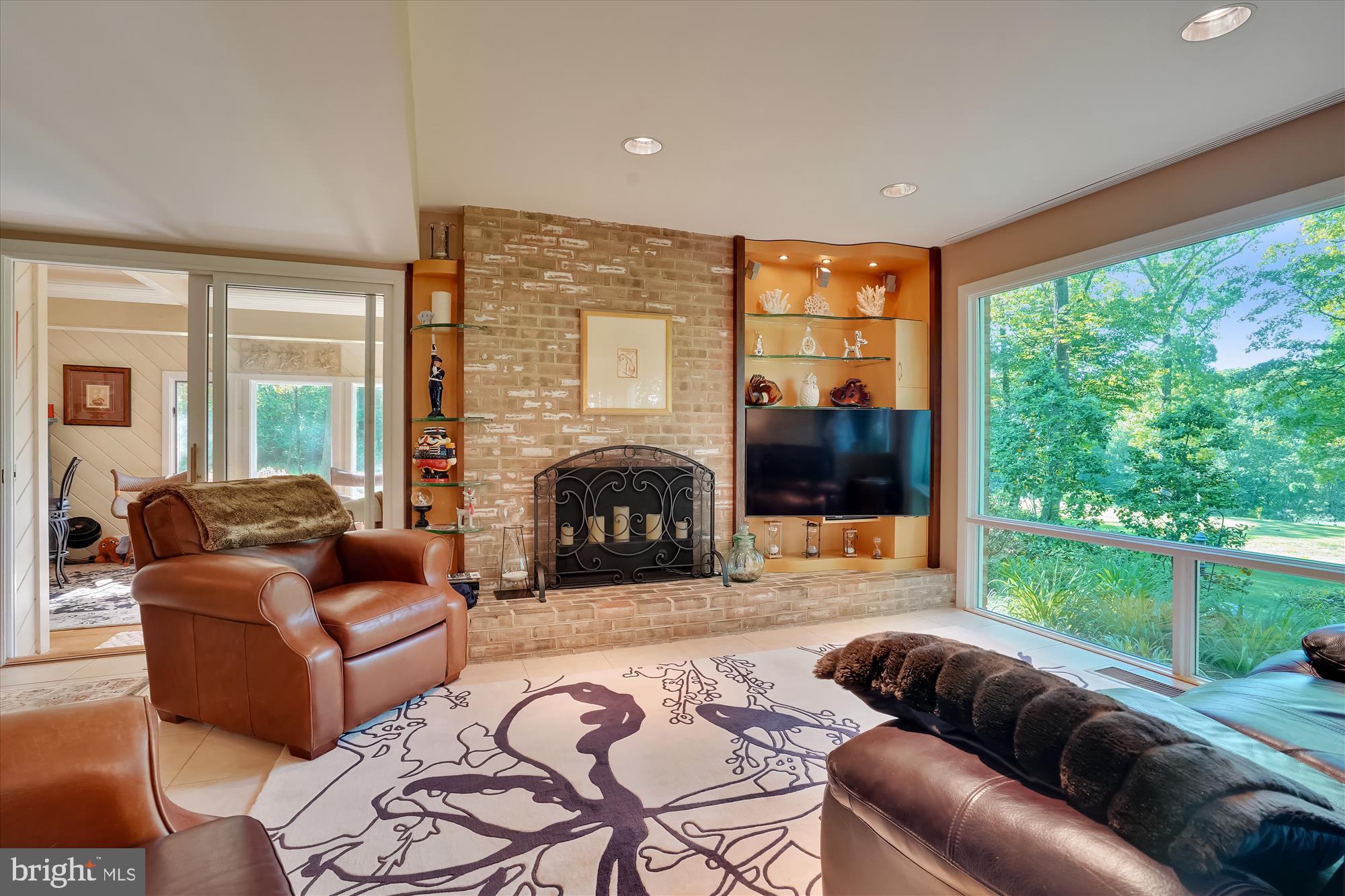 1703 Red Oak Circle Reston, VA 20190 - Photo 10 of 43 Gallery Image 10