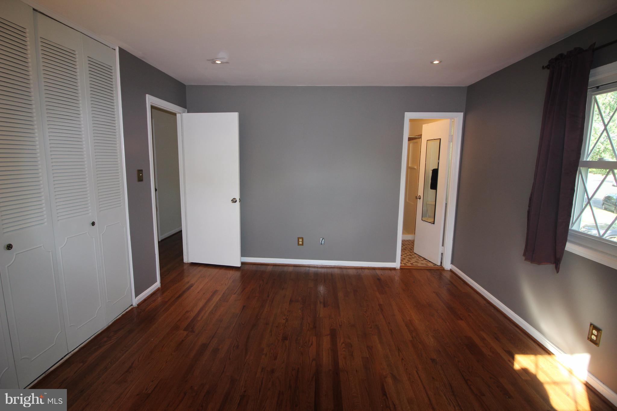 9708 Botsford Road Manassas, VA 20109 - Photo 11 of 30 Spacious master bedroom suite.