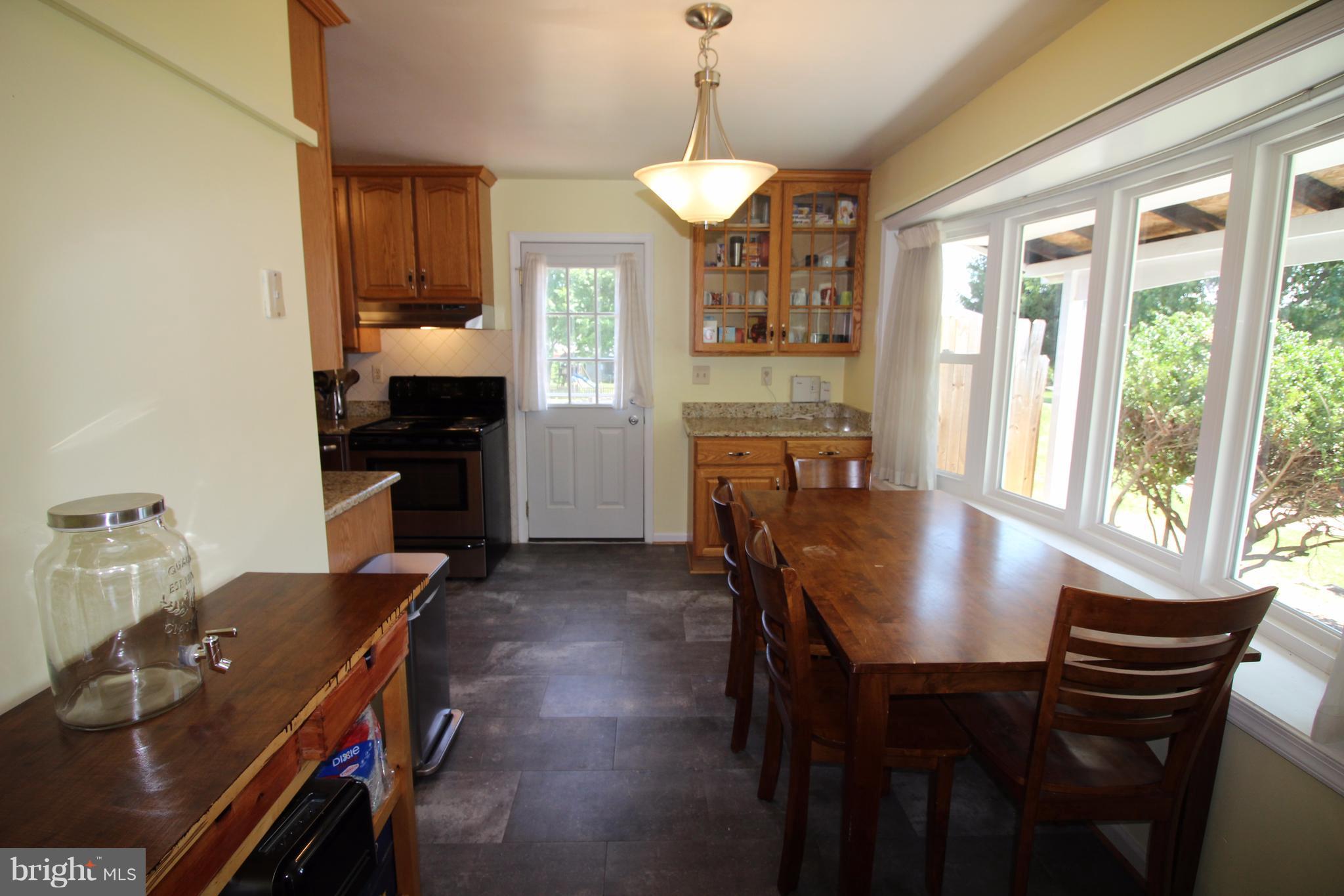 9708 Botsford Road Manassas, VA 20109 - Photo 21 of 30 Kitchen Eat-In Area w/lots of space and light!