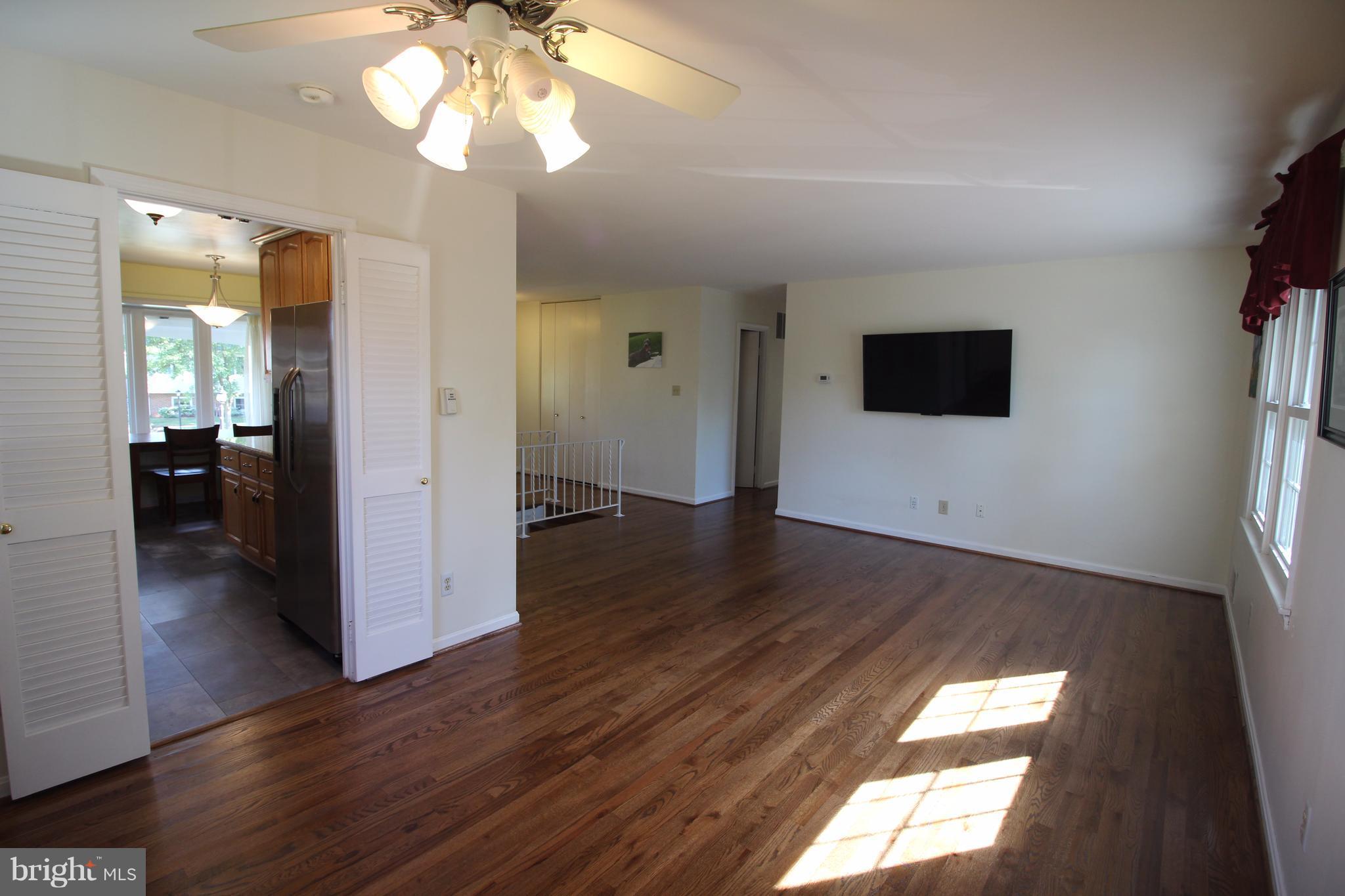 9708 Botsford Road Manassas, VA 20109 - Photo 4 of 30 Living Room
