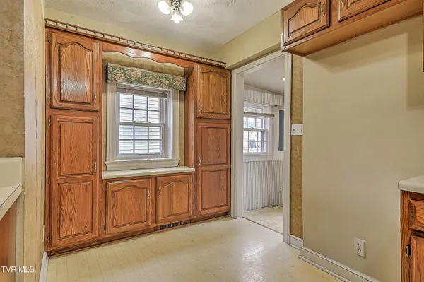 $329,000 | 818 Federal Street, Kingsport, TN 37664