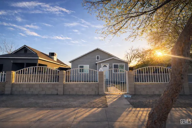 $300,000 | Undisclosed Address, Bakersfield, CA 93305