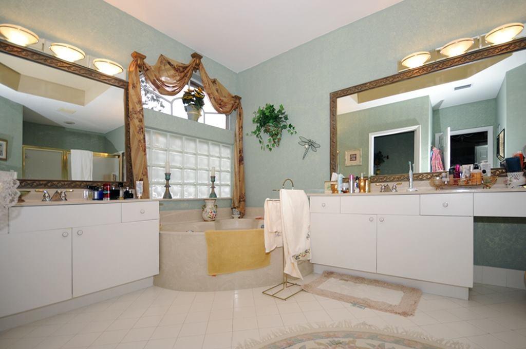 22123 Braddock Place Boca Raton, FL 33428 - Photo 12 of 26 Master Bath