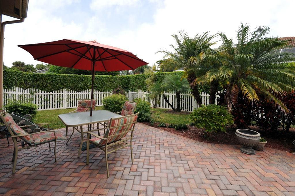 22123 Braddock Place Boca Raton, FL 33428 - Photo 22 of 26 Patio Dining Area