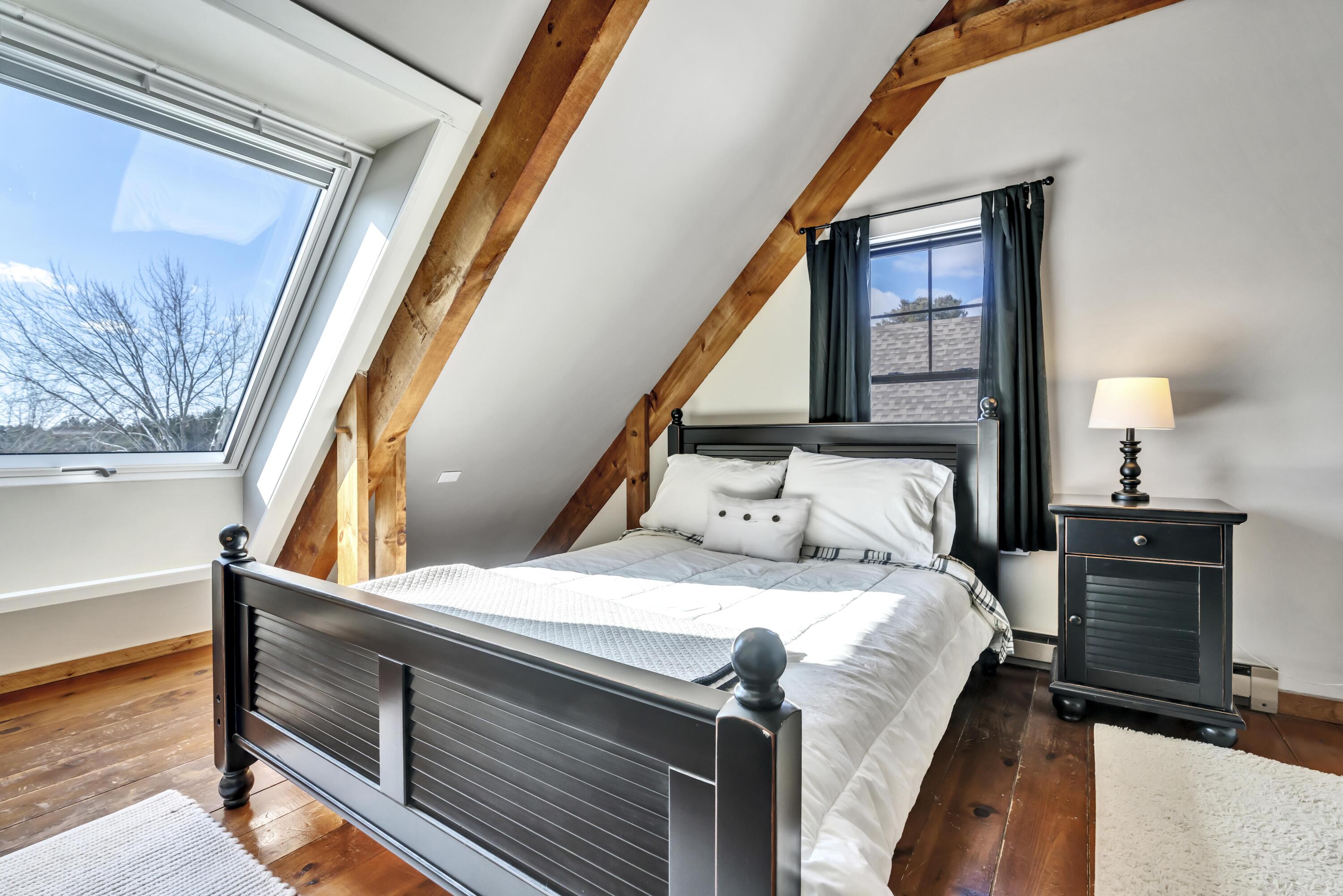 229 Range Road Cumberland, ME 04021 - Photo 22 of 41 2nd Bedroom