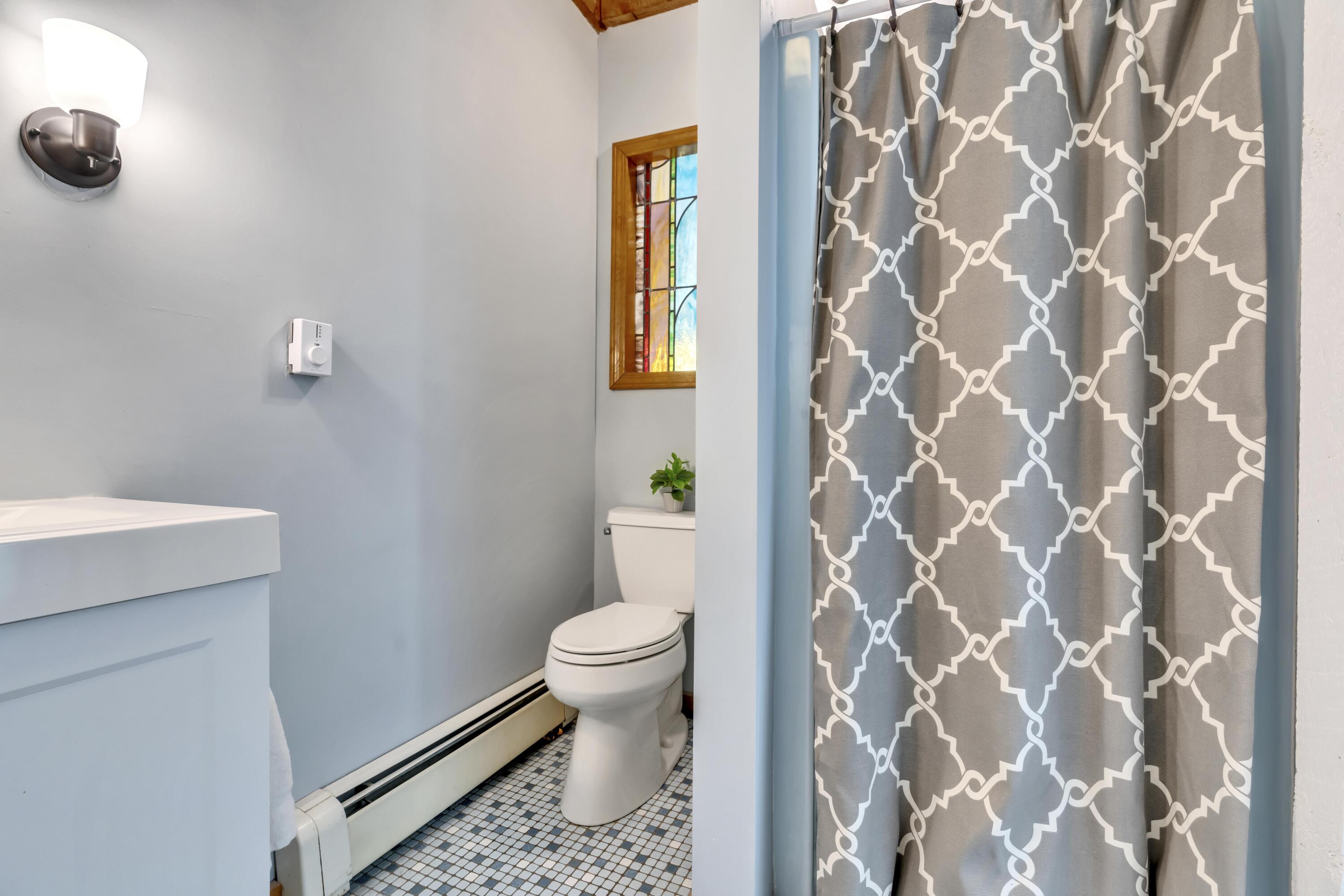 229 Range Road Cumberland, ME 04021 - Photo 25 of 41 Bathroom #2