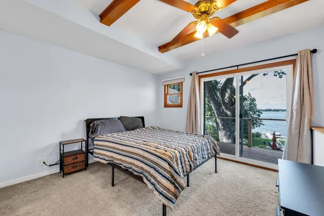 a view of a livingroom with furniture