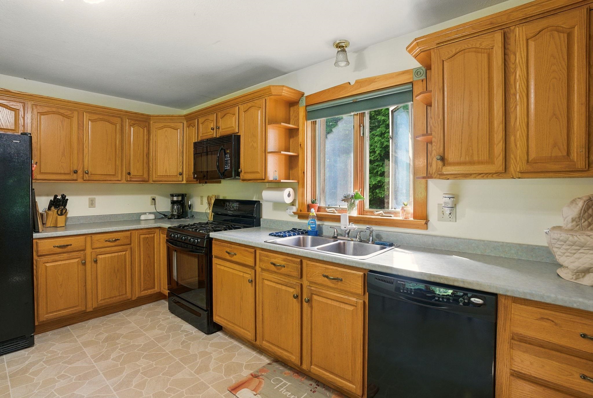 77 Clark Hill Road New Boston, NH 03070 - Photo 4 of 34