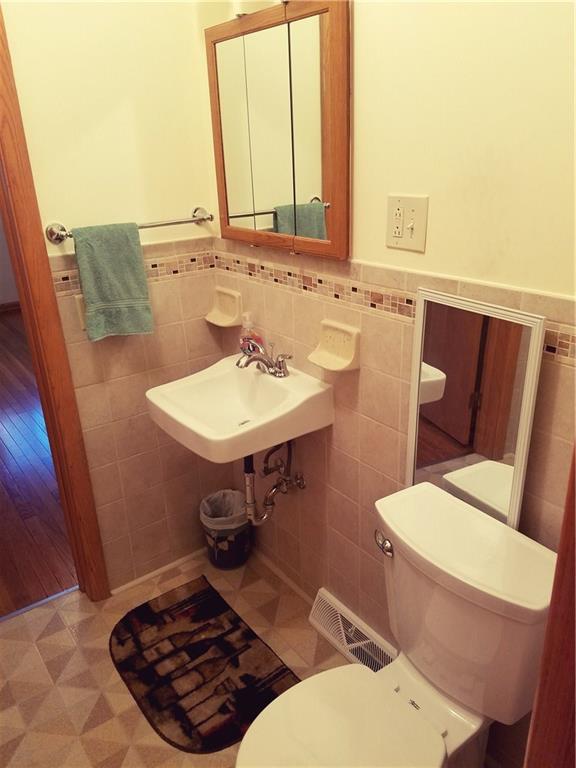 403 Whitestown Road Butler, PA 16001 - Photo 15 of 23 Half bath on main level