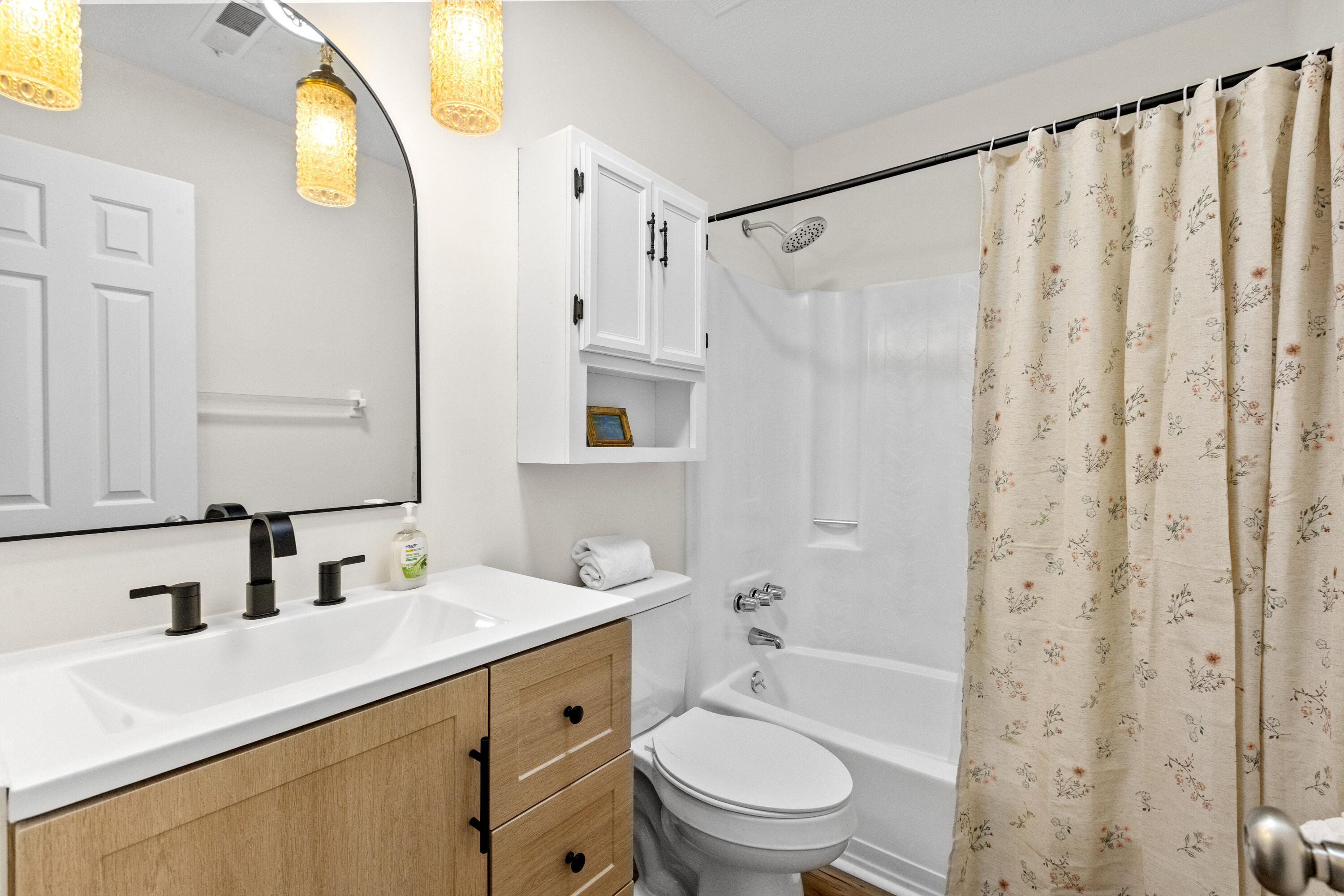 8113 Waltham Road North Charleston, SC 29406 - Photo 4 of 48 8113WalthamRd-CasaVerdeMediaLLC27