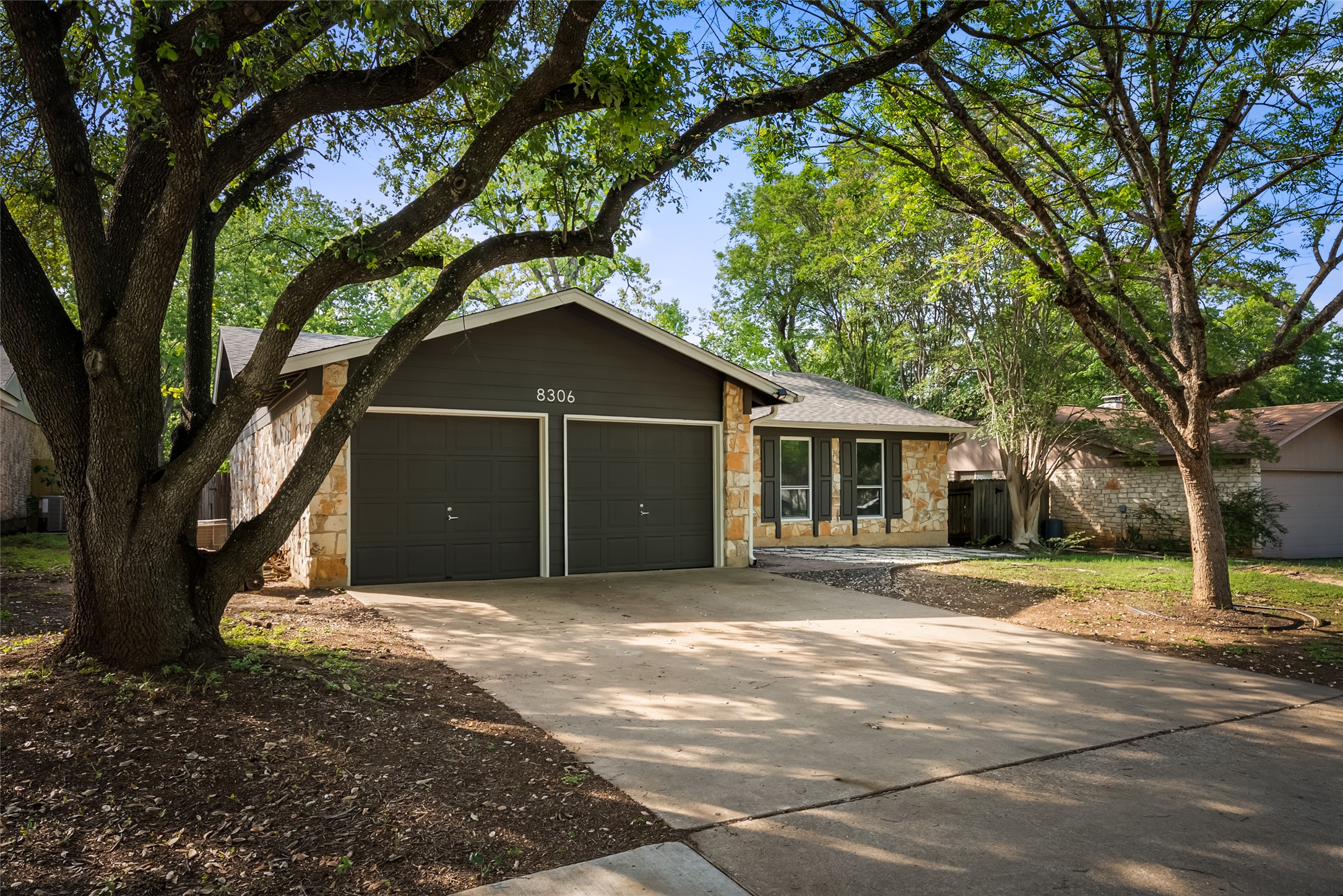 8306 Seminary Ridge Drive Austin, TX 78745 - Photo 4 of 27