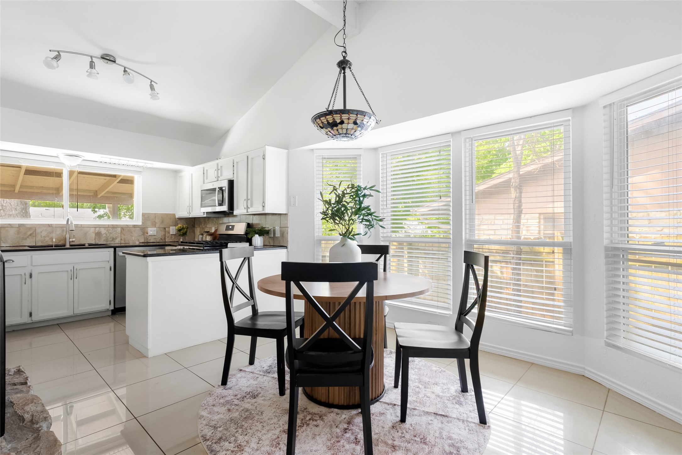 8306 Seminary Ridge Drive Austin, TX 78745 - Photo 8 of 27